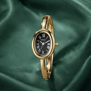 Baignoire Classic Gold Black Women's Watch
